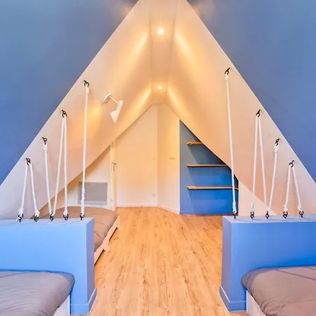 Charming Little Townhouse By The Sea Holiday home