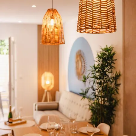 Charming Little Townhouse By The Sea *