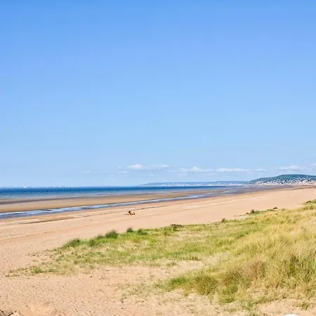 Charming Little Townhouse By The Sea *