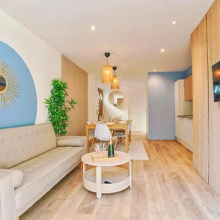 Charming Little Townhouse By The Sea *