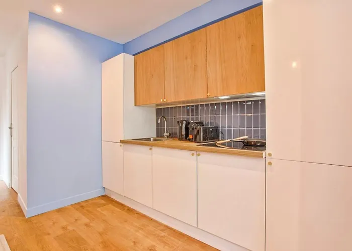 Holiday home Charming Little Townhouse By The Sea Varaville