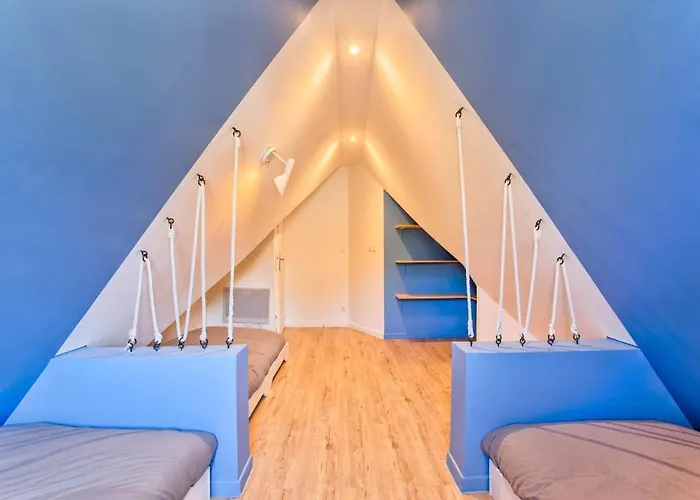 Charming Little Townhouse By The Sea Holiday home