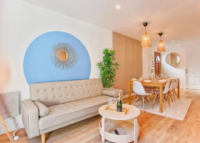 Charming Little Townhouse By The Sea Holiday home *