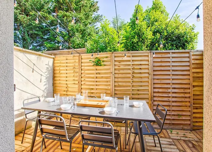 Holiday home Charming Little Townhouse By The Sea Varaville