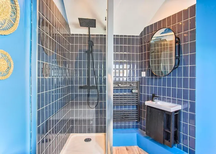 Charming Little Townhouse By The Sea Holiday home Varaville